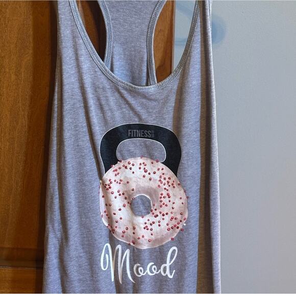 Bundle of 5 Graphic & Yoga tanks- Sz L & M - Picture 8 of 8